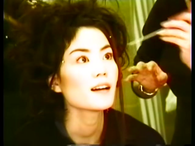 [图]王菲最精彩的演唱會 Faye Wong Live In Concert 1994 - YouTube