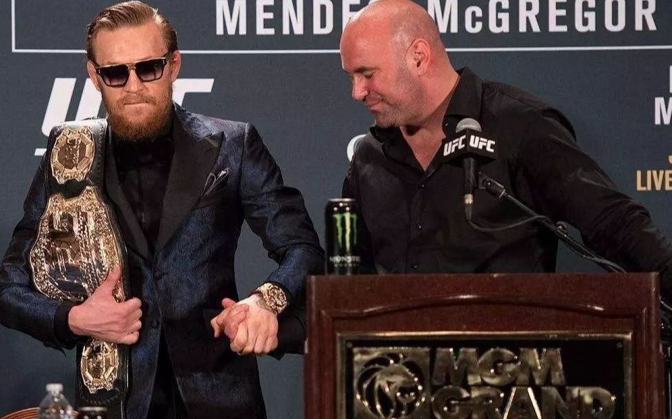 原来嚣张拳王"嘴炮"的追魂夺命拳,竟是这样修炼出来的!