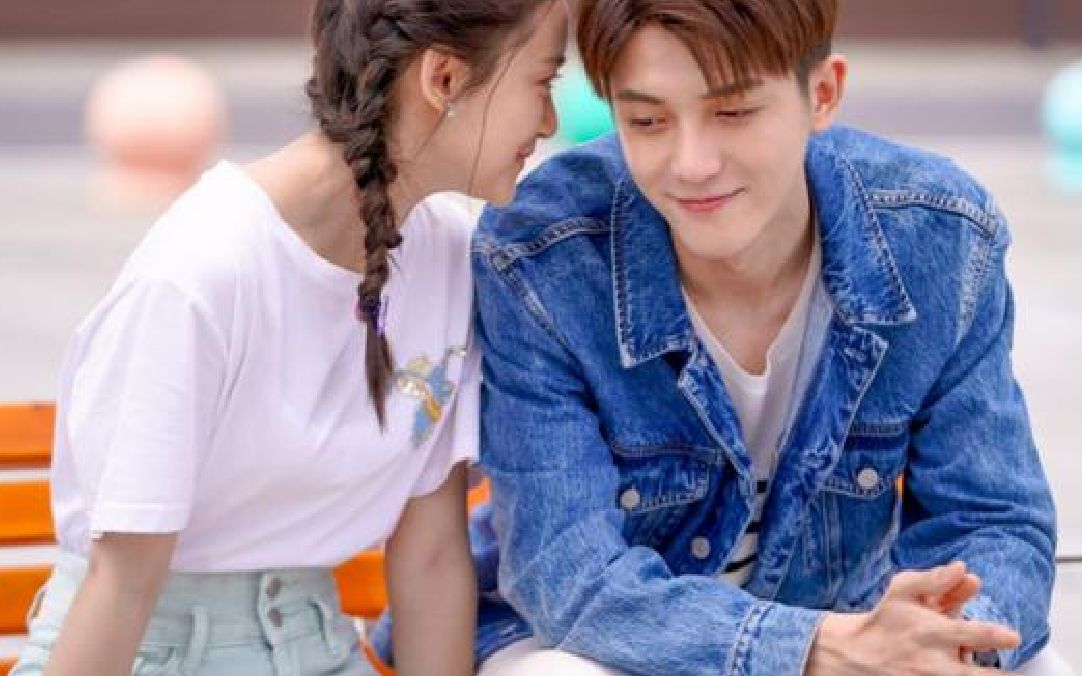 食分喜欢你苏小兮醉酒抱着季时不撒手上演沙发吻