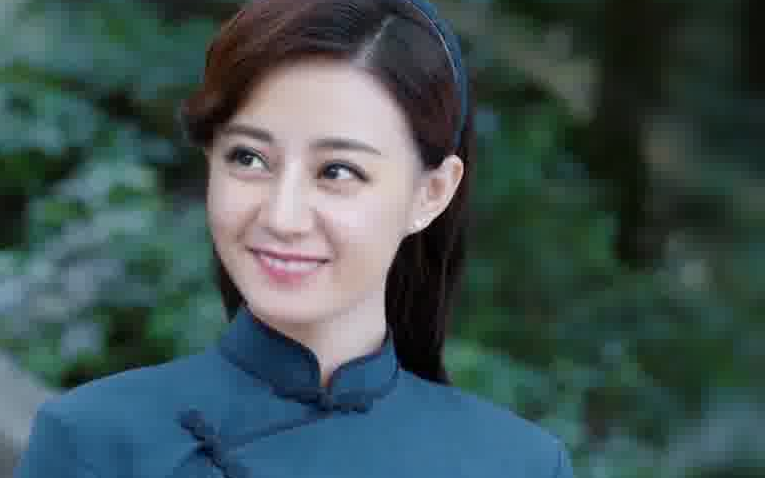 活动作品迪丽热巴民国旗袍风举手投足间尽显东方神韵