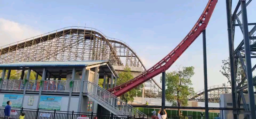 武汉欢乐谷凤舞九天