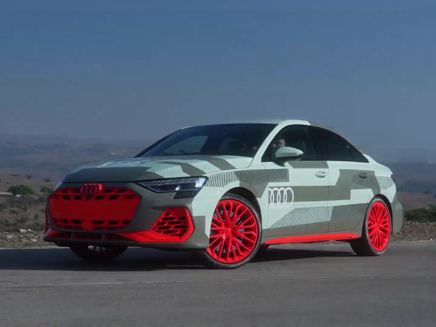 2024奥迪s3 超过300马力 4.8秒破百 静态体验外观和