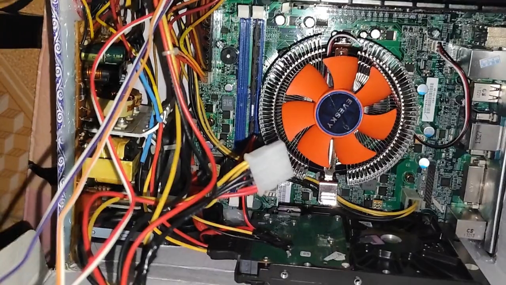 图拉丁鞋盒机箱