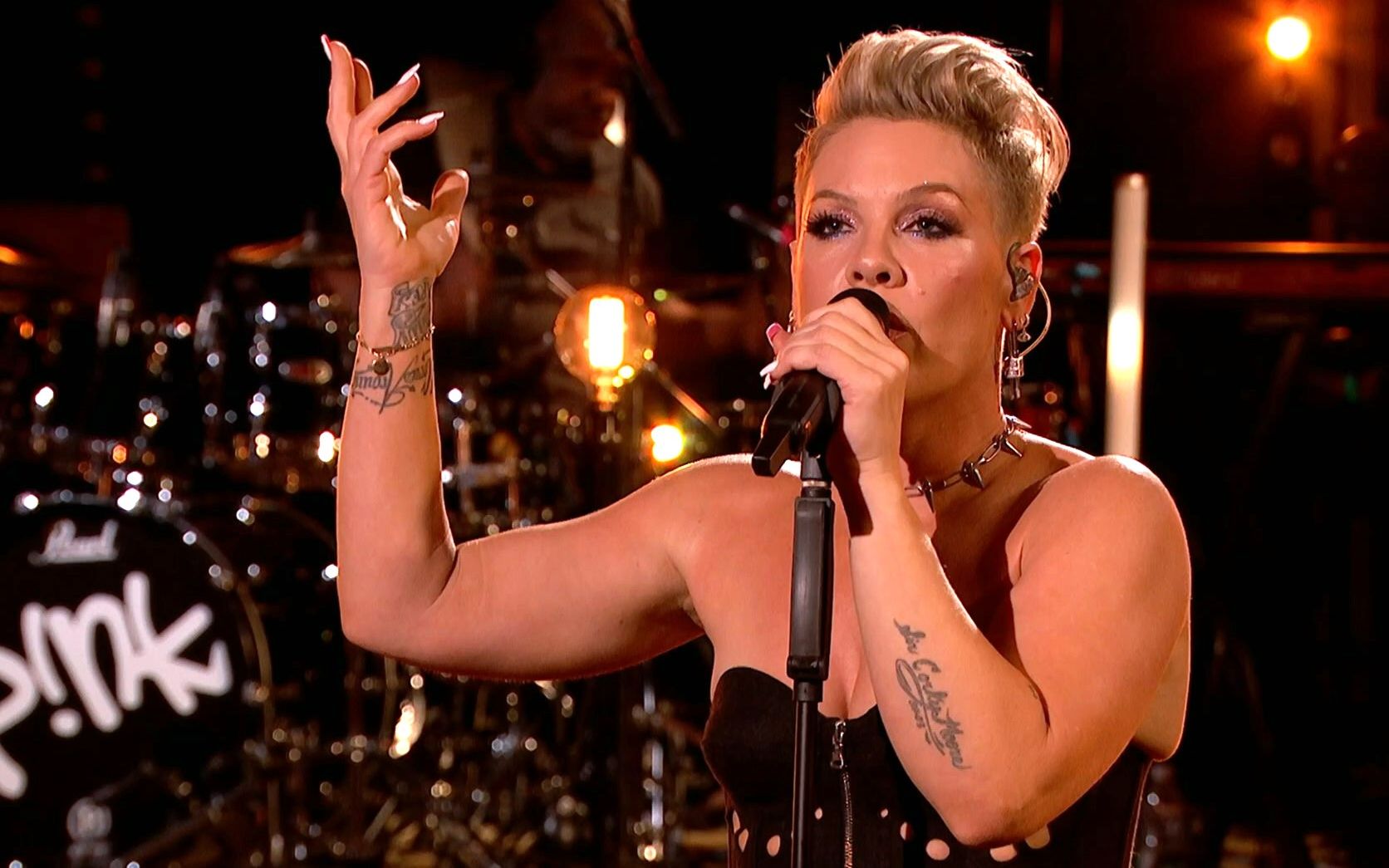 粉妈p!nk最新piano room演唱会首播!