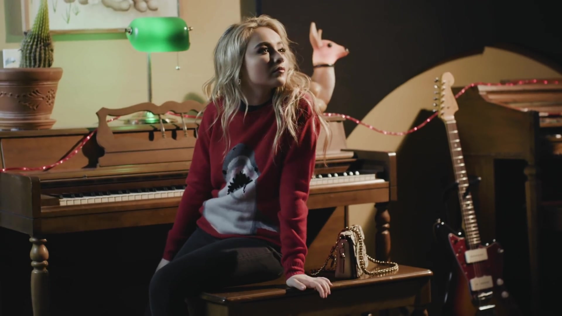 musician&actress sabrina carpenter on family, fashion, a