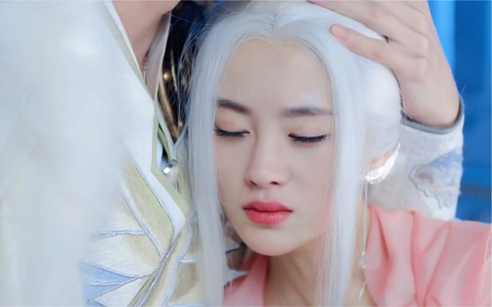 雪飞霜从小到大我都是南羽都最受宠的女人我一直以为我会幸福一辈子