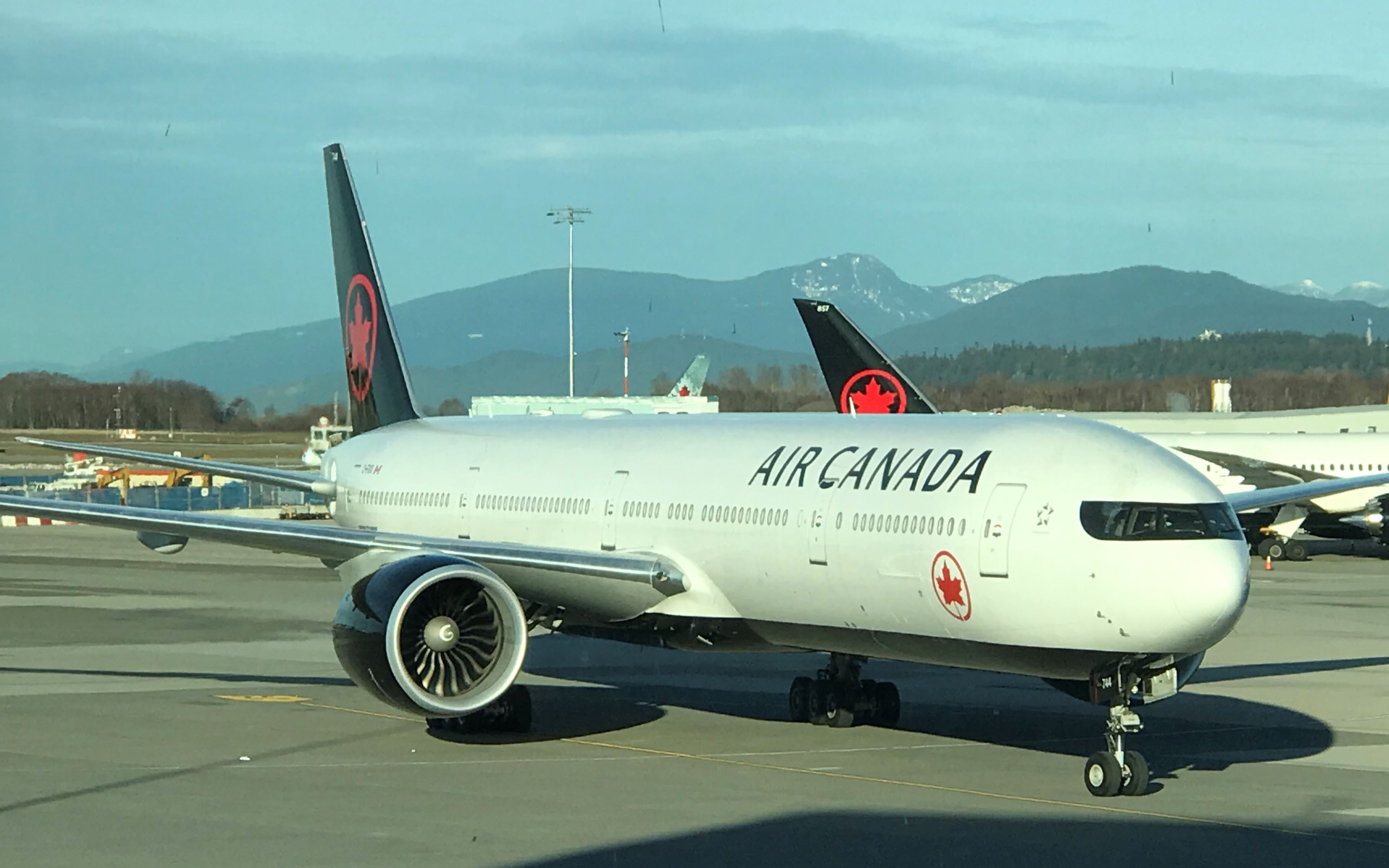 加拿大航空 b777-300 温哥华机场起飞 右舷视角 2018/12/31跨年航班