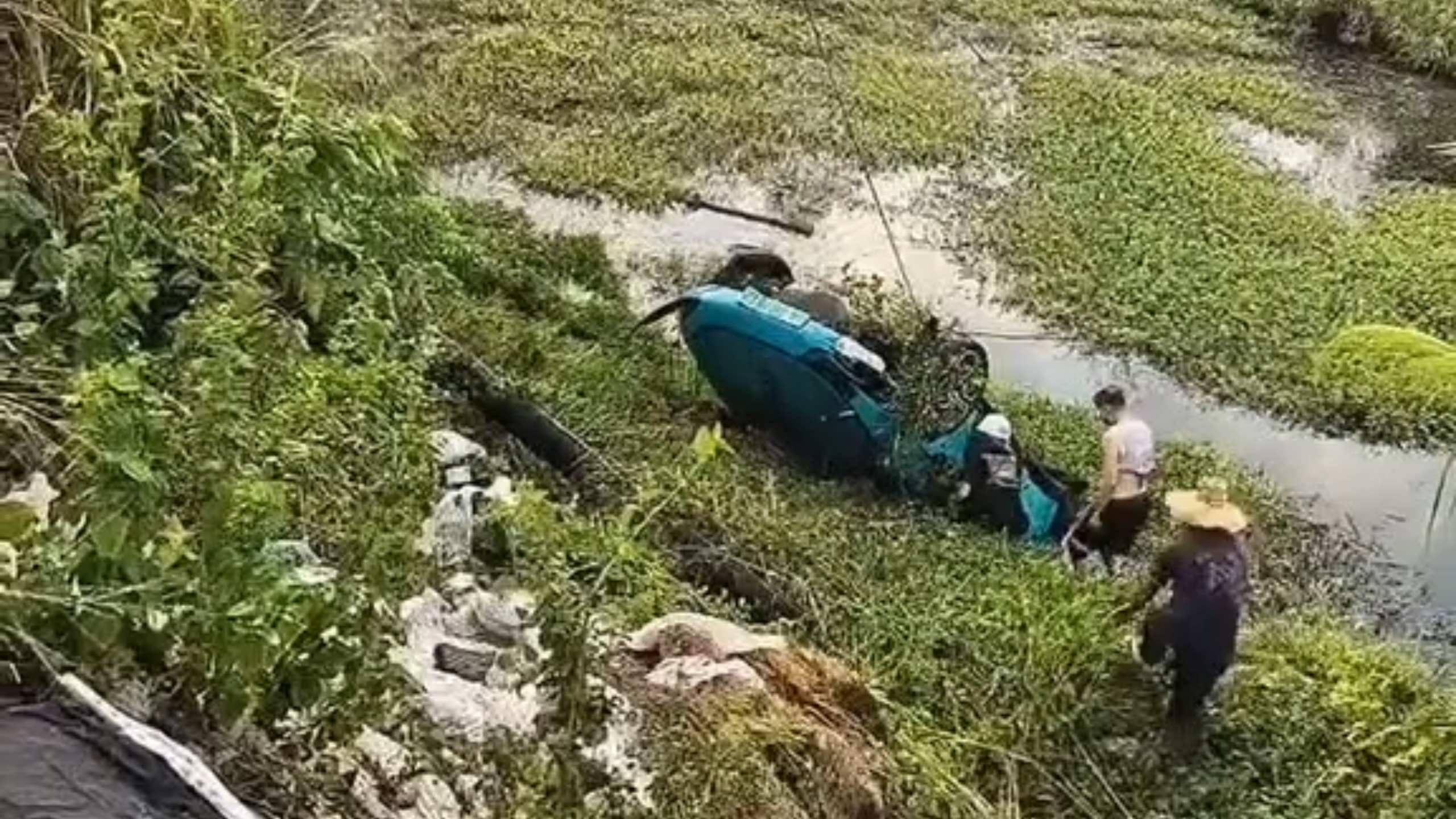 希望人没事！！翻滚两周半后续