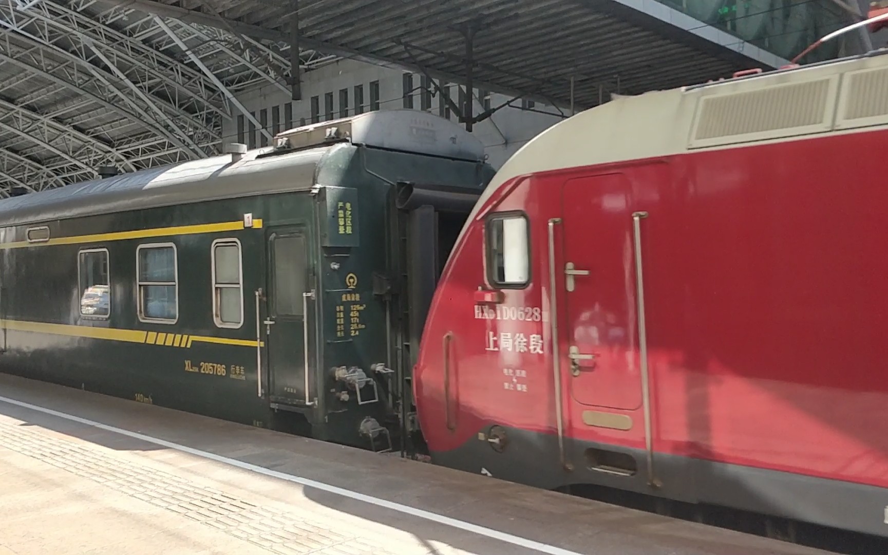 铁路随拍上局徐段hxd1d0628牵引t236苏州重庆北抵达南京站