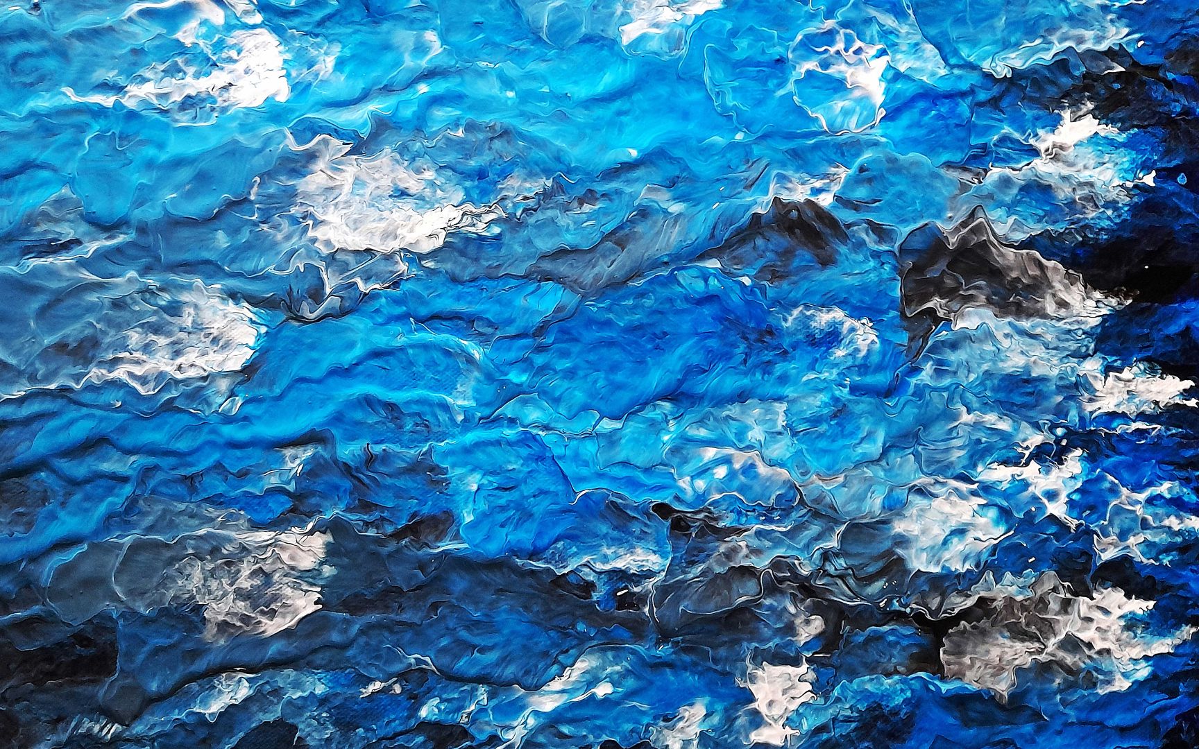 视觉冲击海水拍击巨石形成了蓝白相间的浪花那么清凉一夏吧