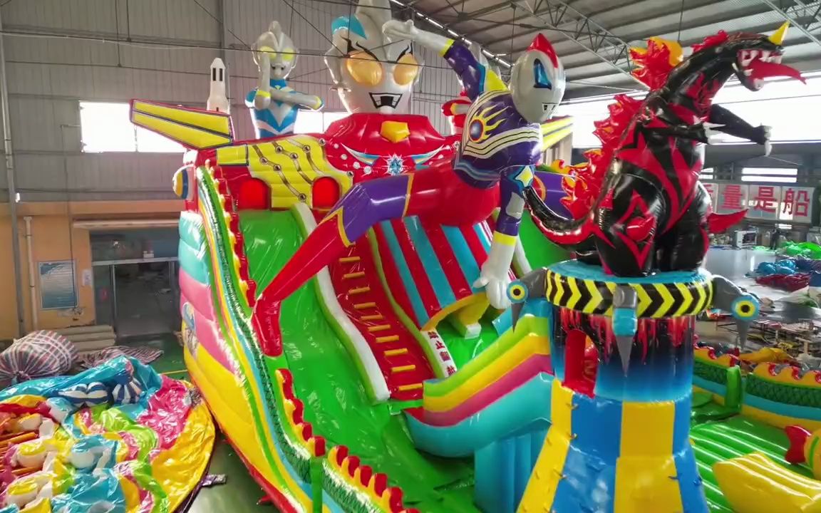 20-10两分体奥特曼充气大滑梯