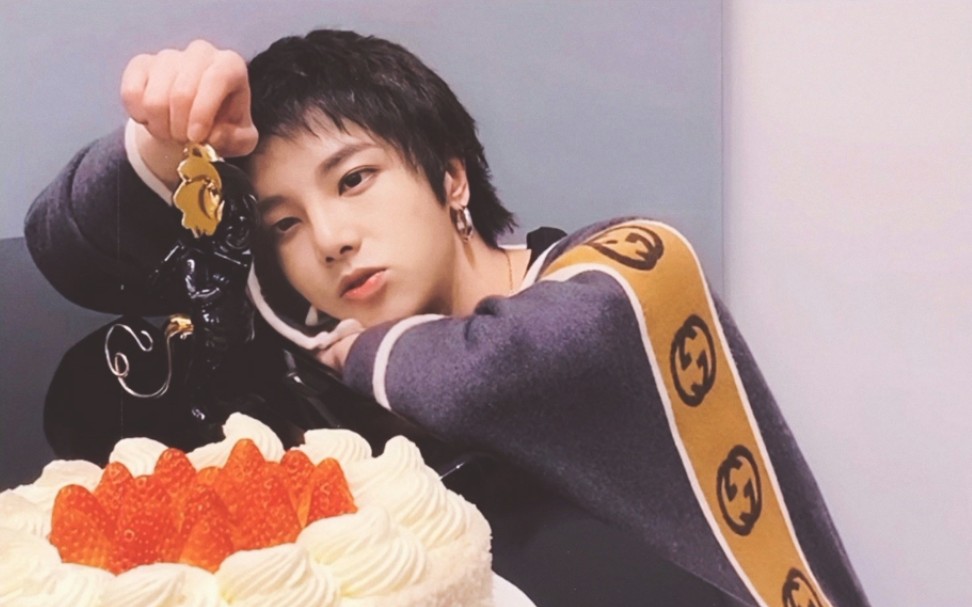 【华晨宇born to love】7.22我的鼠鼠出舱啦【潮玩开箱】