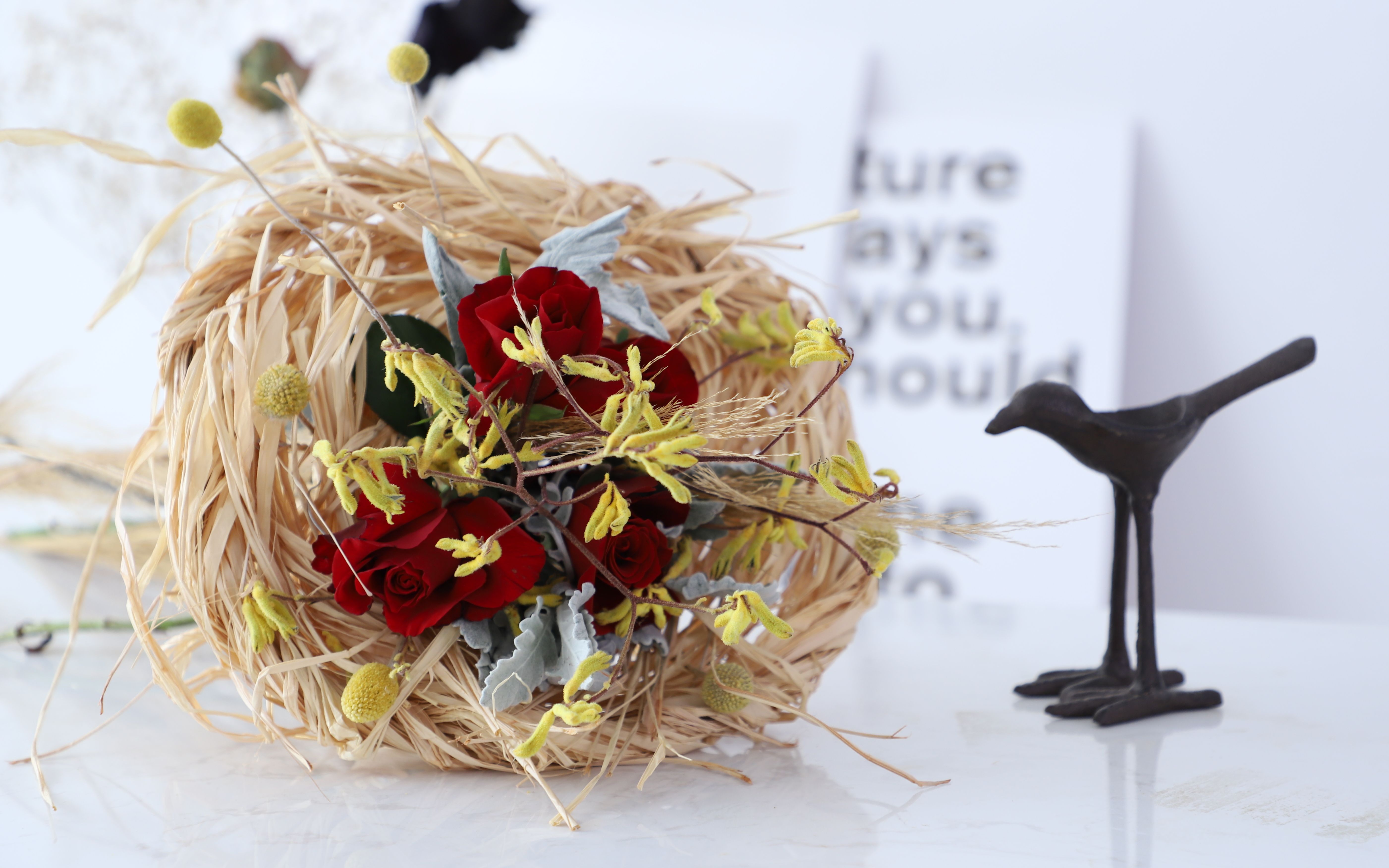 拉菲草也有大用处!与铁丝架构制作而成的"鸟巢花束",简直美呆
