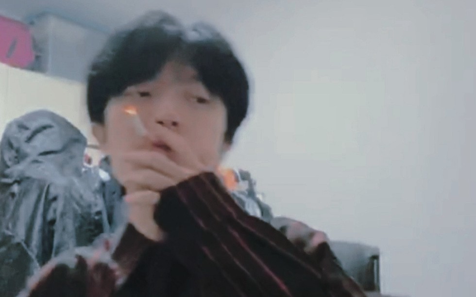 1106直播不完全吸烟剪辑,抽烟时的姜云升是在下蛊_哔哩哔哩_bilibili