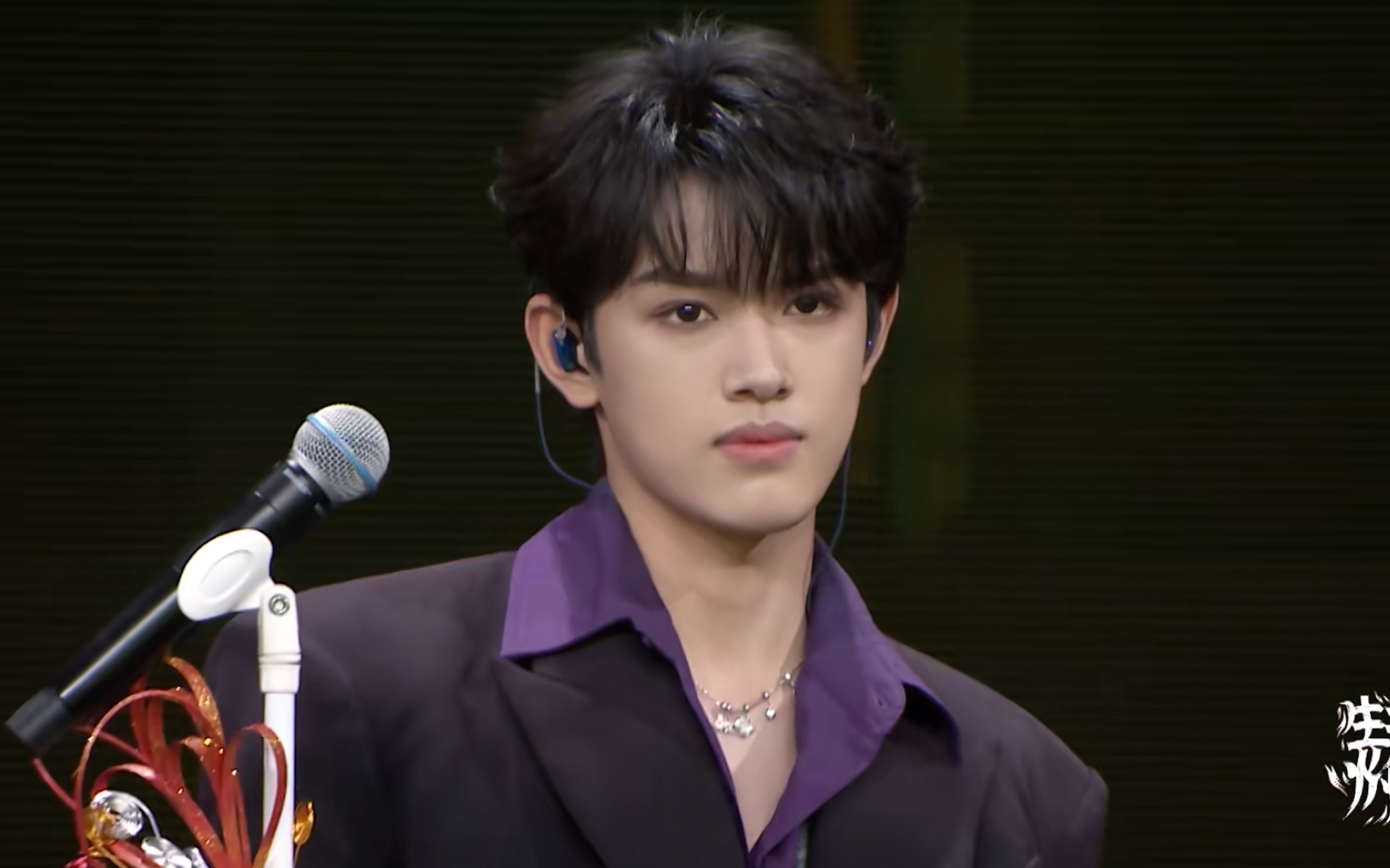 suit&tie先竖屏再横屏的骚断腿张极直拍