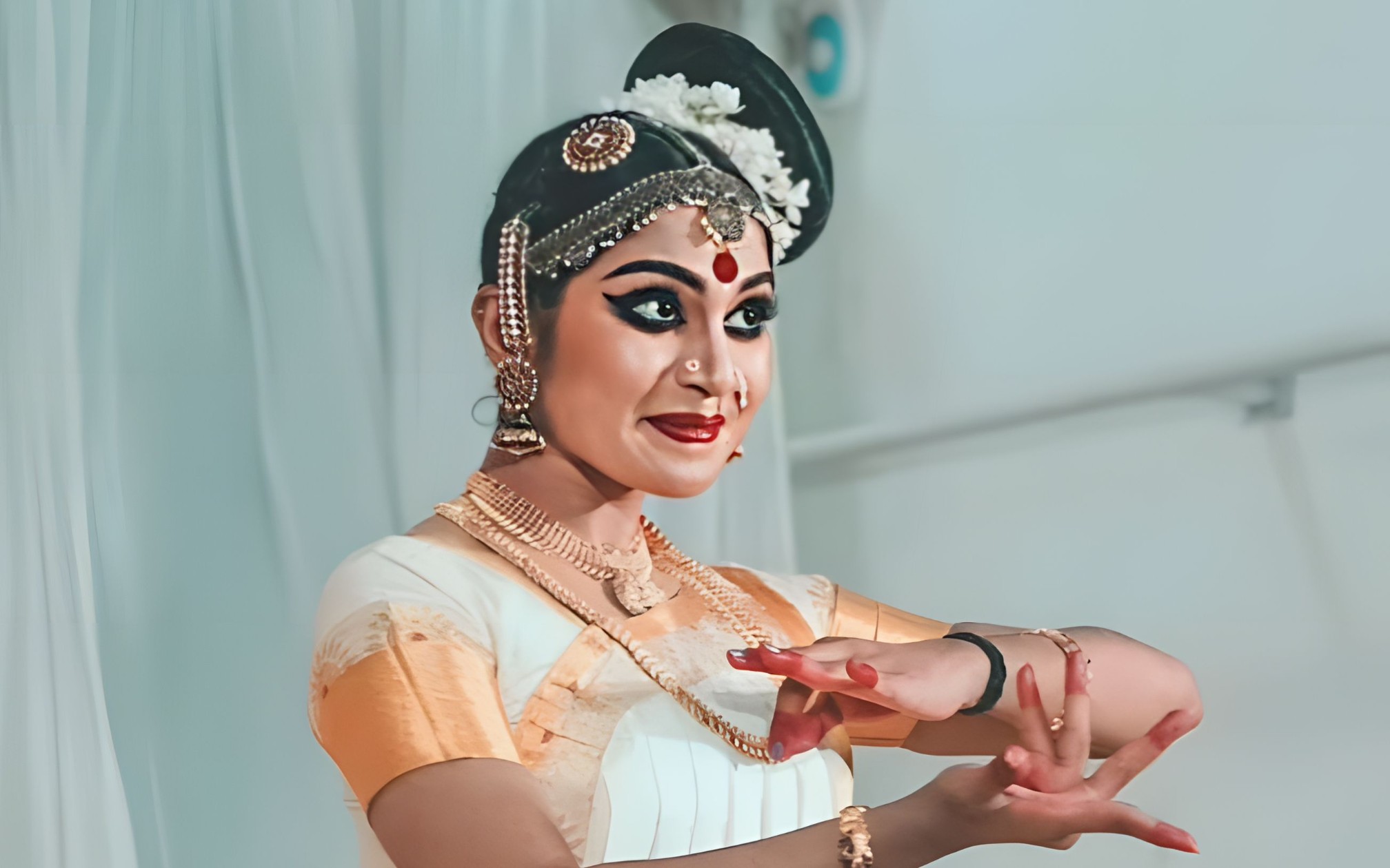 【印度古典舞】摩西尼亚塔姆大学kalolsavam 一等奖_sreeganga nk_4k