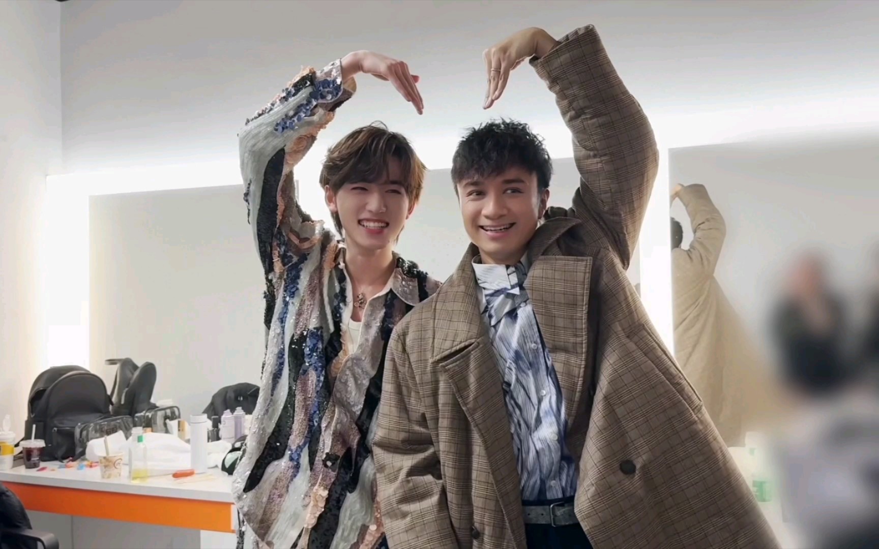 古老师微博里的亚轩cut