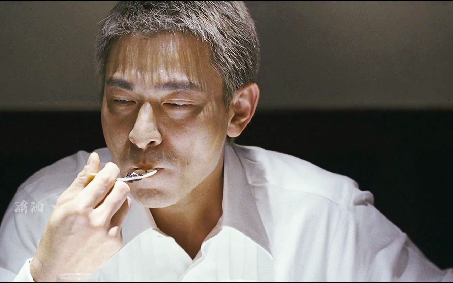 刘德华和吴彦祖的演技精彩对决,香港顶级禁毒大片