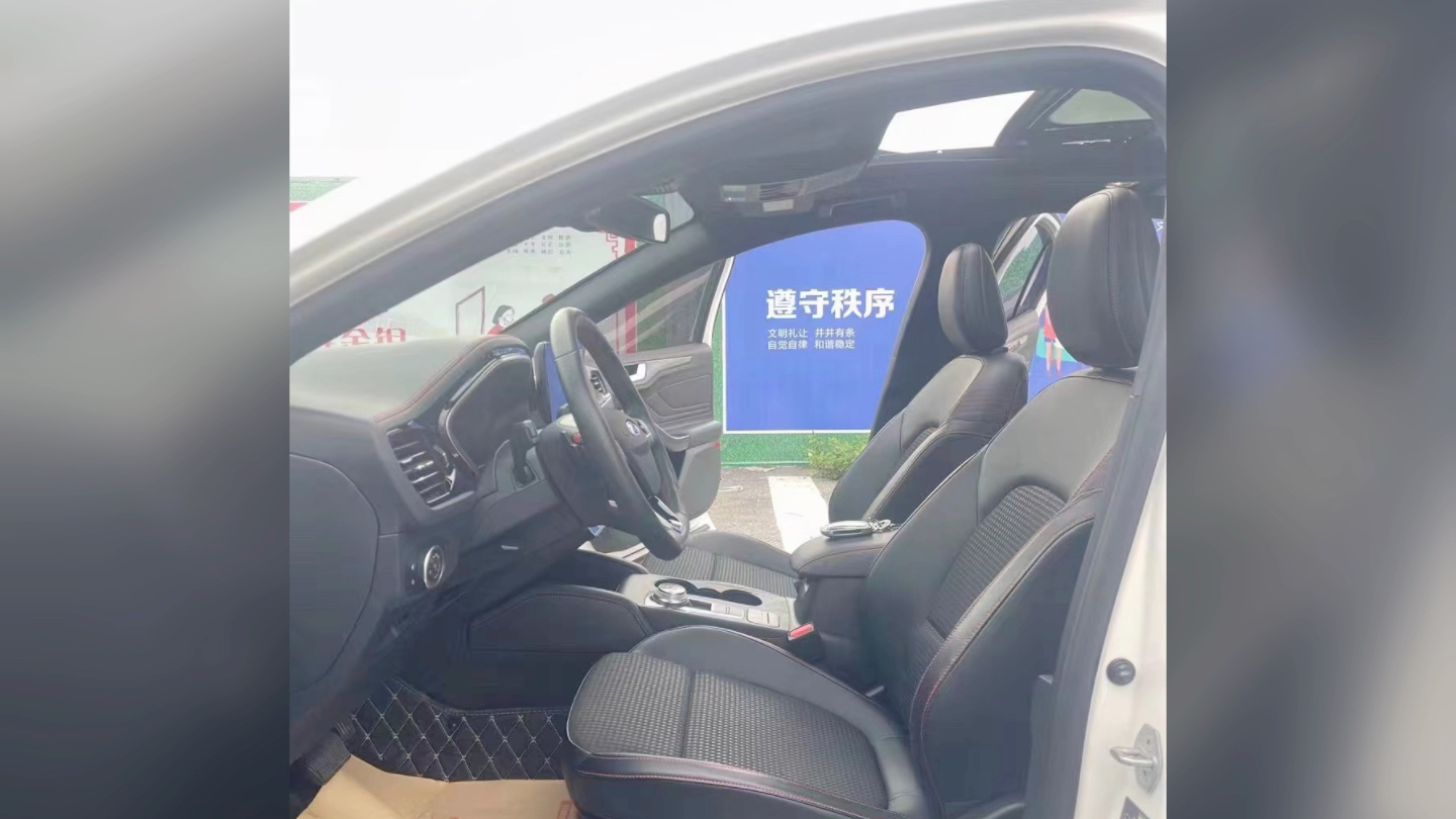 21年福特福克斯 两厢ecoboost180 stline