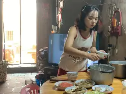 Tải video: 96年女生家里蹲的生活长这样~