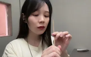 下载视频: 深度掏耳朵！大棉棒~鹅毛棒~木耳勺