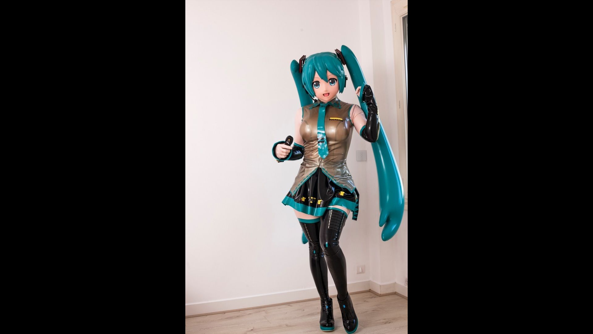初音等身手办