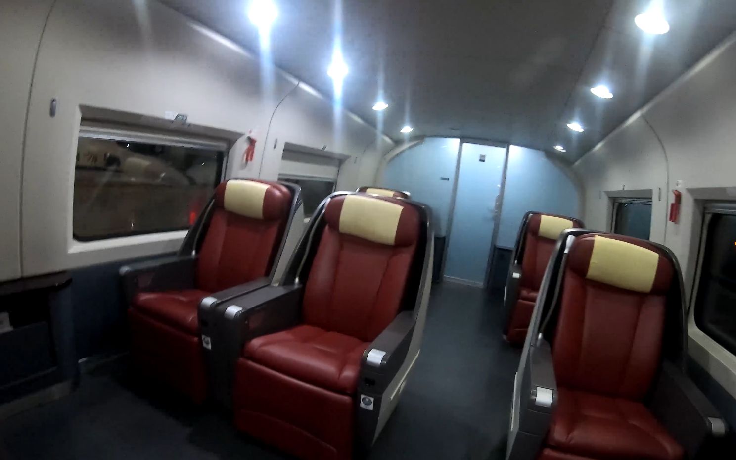 vlog4情人节新年回家高铁商务座体验