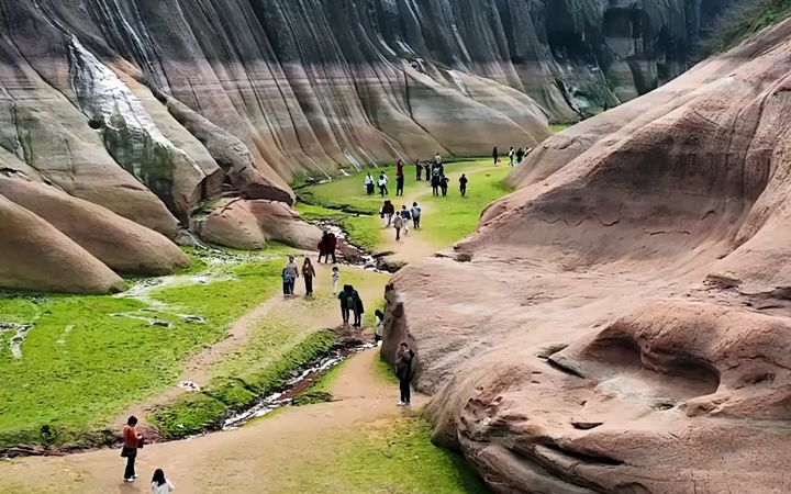 这里是中国湖南 双桥水库干涸,形成于亿万年前的丹霞地貌大峡谷露出了全貌哔哩哔哩bilibili