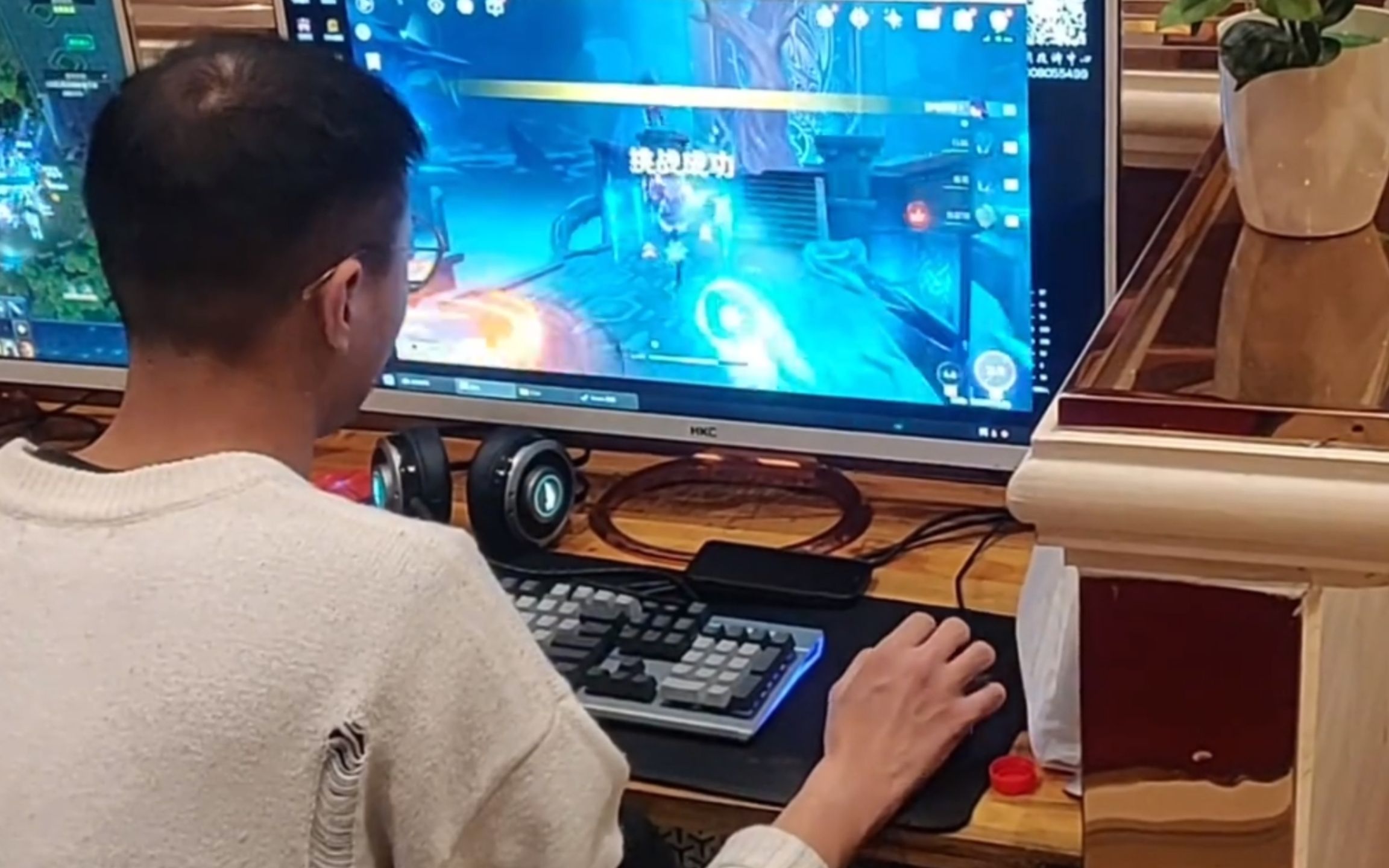 到底是谁在网吧里玩原神啊?
