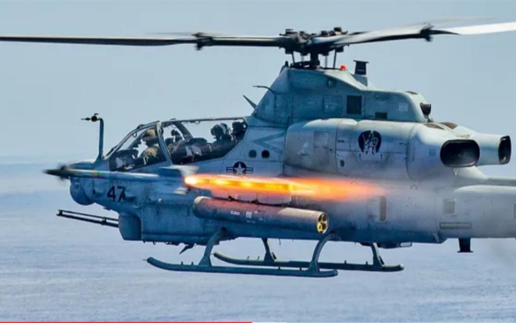 美国海军陆战队展示ah1z毒蛇攻击直升机的可怕致命火力