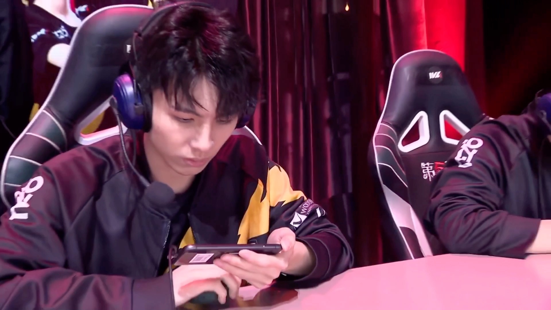 【第五人格/狼队487】来看帅哥小队长487!_手机游戏热门视频