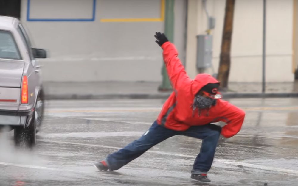 [图]非凡的舞者-在雨中跳舞的自由灵魂