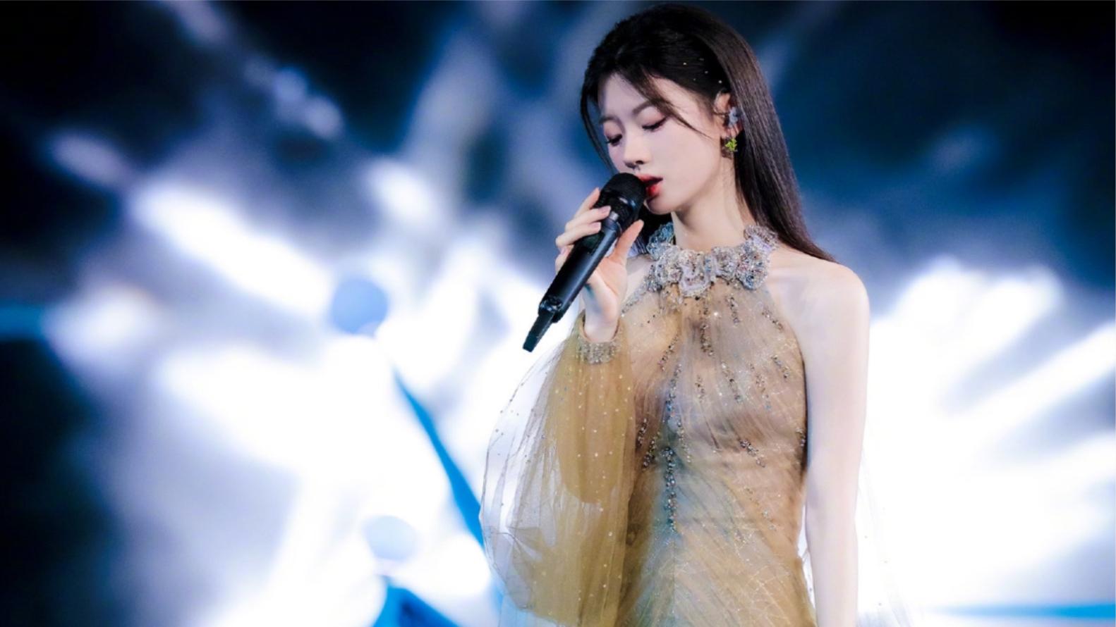 汪峰打死不信,单依纯唱《空空如也》才绝!网友:让模仿没让超越