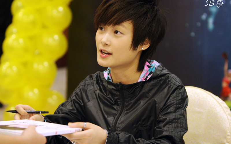 【李宇春】2008福州《少年中国》签售会_明星_娱乐_bilibili_哔哩哔哩