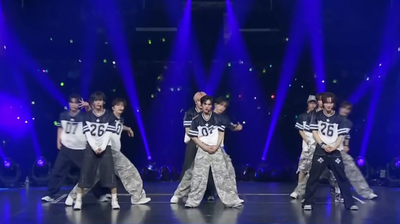 出道曲初舞台+饭拍直拍封面