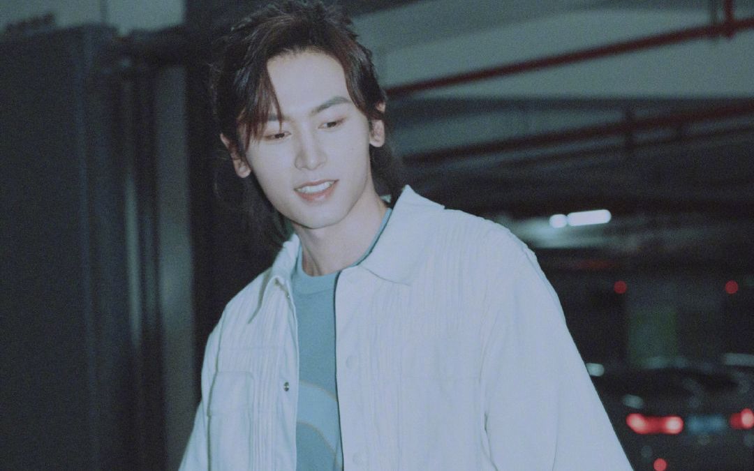 张哲瀚南京德基李宁三十而立站台活动存档