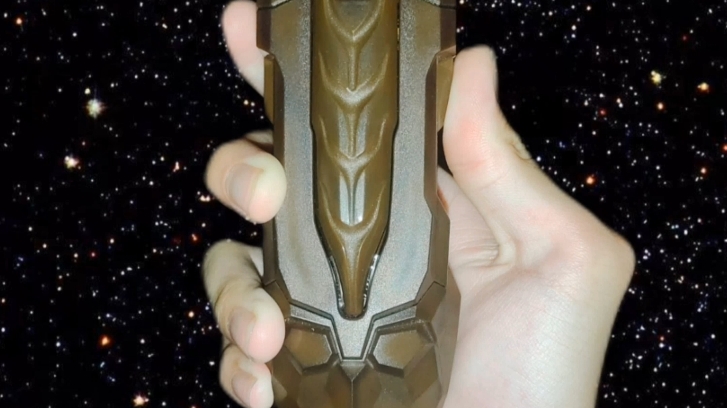 戴拿奥特曼25周年ur闪光剑和剧中对比