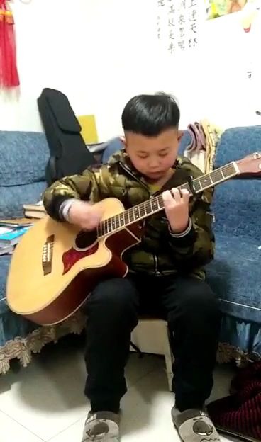 铜陵学吉他米乐吉他部落学员张轩语为你写诗