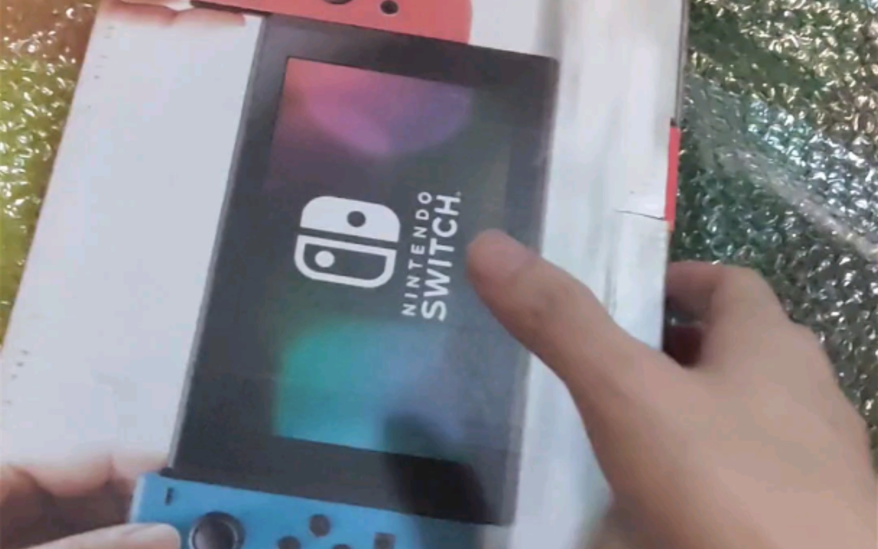 【Switch开箱】某鱼淘港版Switch开箱,御三家只差索尼了哔哩哔哩bilibili