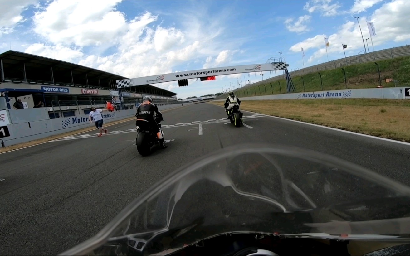 【3032】凯旋daytona 675赛道第一视角_哔哩哔哩_bilibili