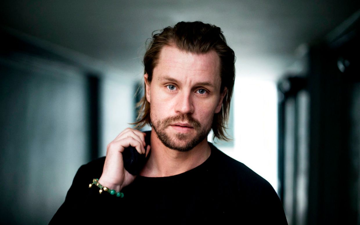 迈克尔 · 梅兹 vs 阿德里安 · 克里桑 ~_哔哩哔哩 (゜-゜)つロ 干杯