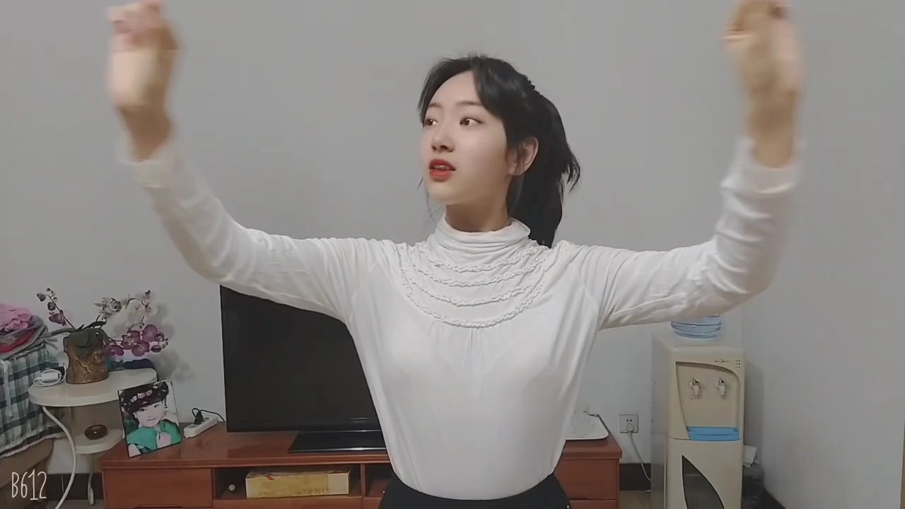 平凡天使手势舞献给抗疫英雄78以舞抗疫用爱相守