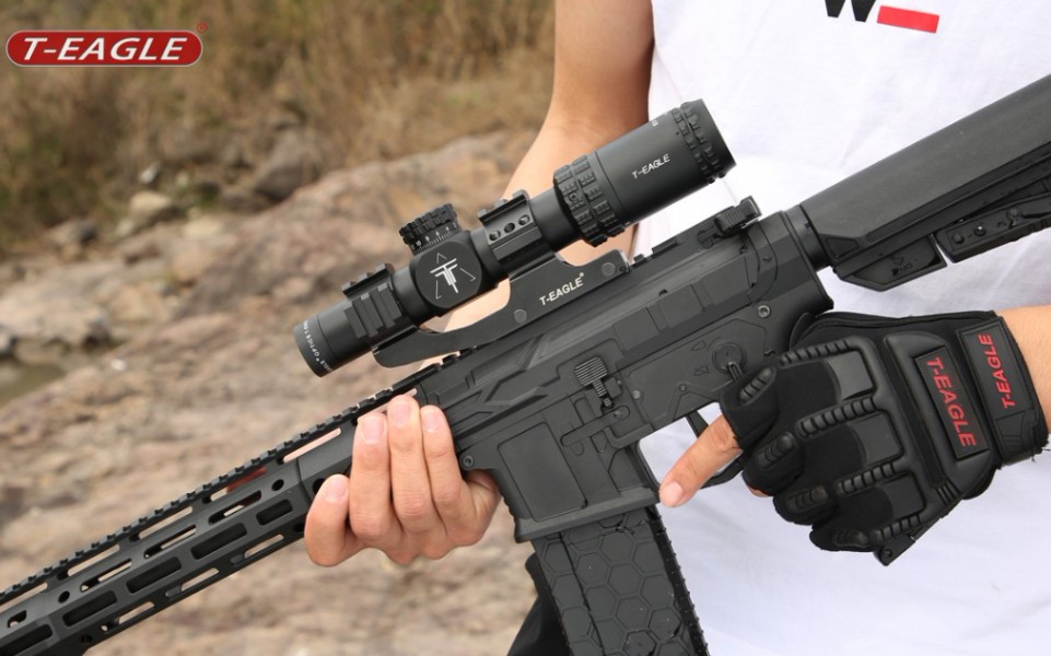 突鹰爆款速瞄eo系列6倍镜防水测试