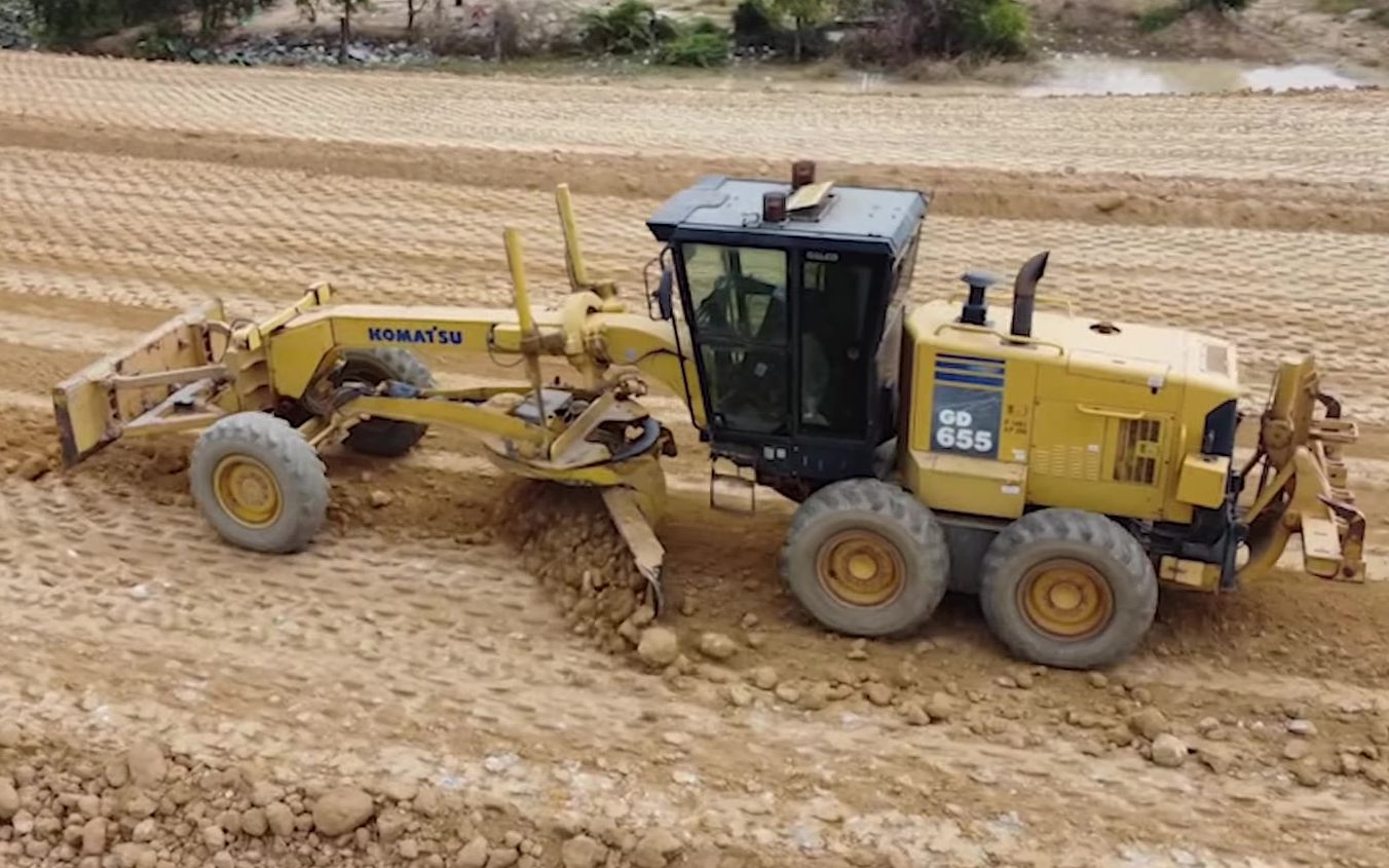 小松gd655平地机路基施工