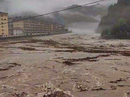 陕西安康宁陕县突降大暴雨 秦岭南麓汉江上游子午河 平河梁24小时降雨量131㎜哔哩哔哩bilibili