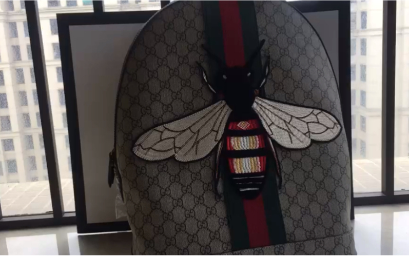 Gucci刺绣蜜蜂双肩包442892实拍评测!哔哩哔哩bilibili