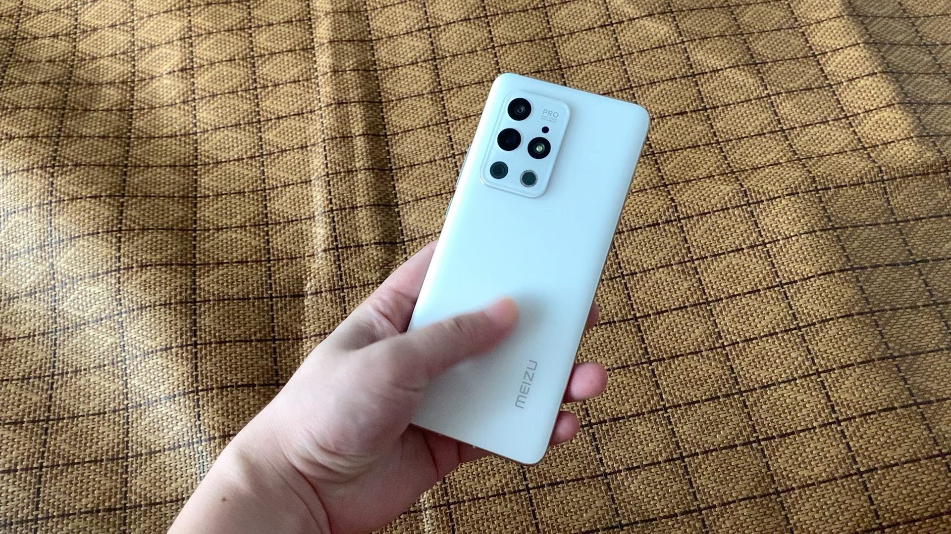 活动作品魅族18pro白色煤油简单上手体验分享