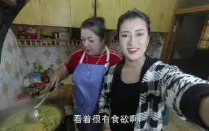 Скачать видео: 妈妈终于对鸽子下手了，南疆姑娘被嫌弃笨的嫁不出去，果然是亲妈