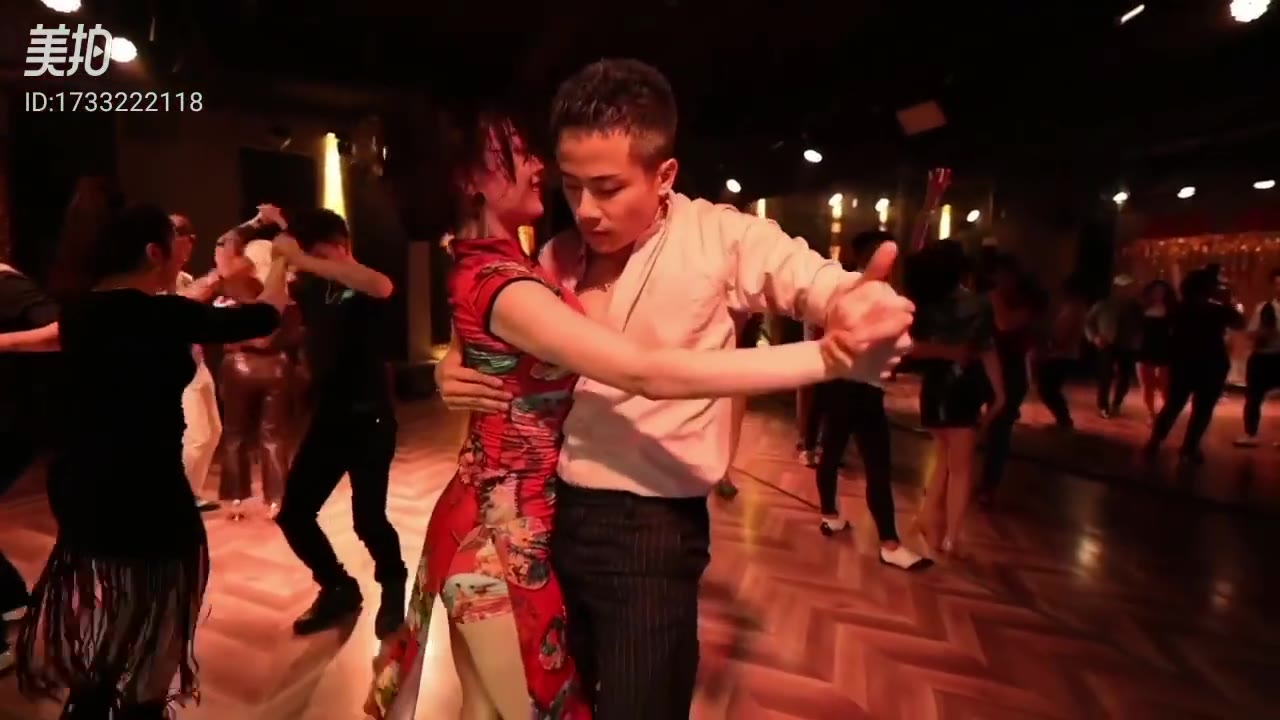 [图]尝试跳艳而不俗的Bachata