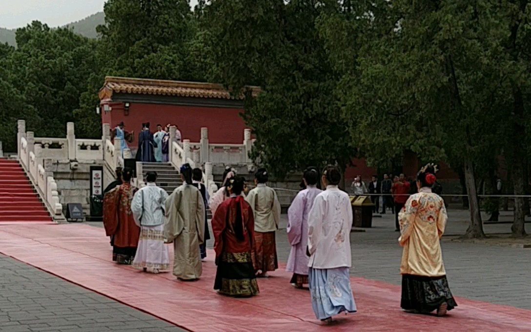 [图]明十三陵清明穿越，天下第一美衣，非我大天朝的汉服莫属！